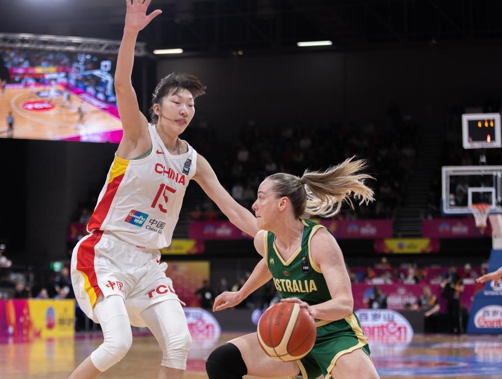 女篮亚洲杯：中国女篮以胜利击败澳大利亚，成功晋级决赛